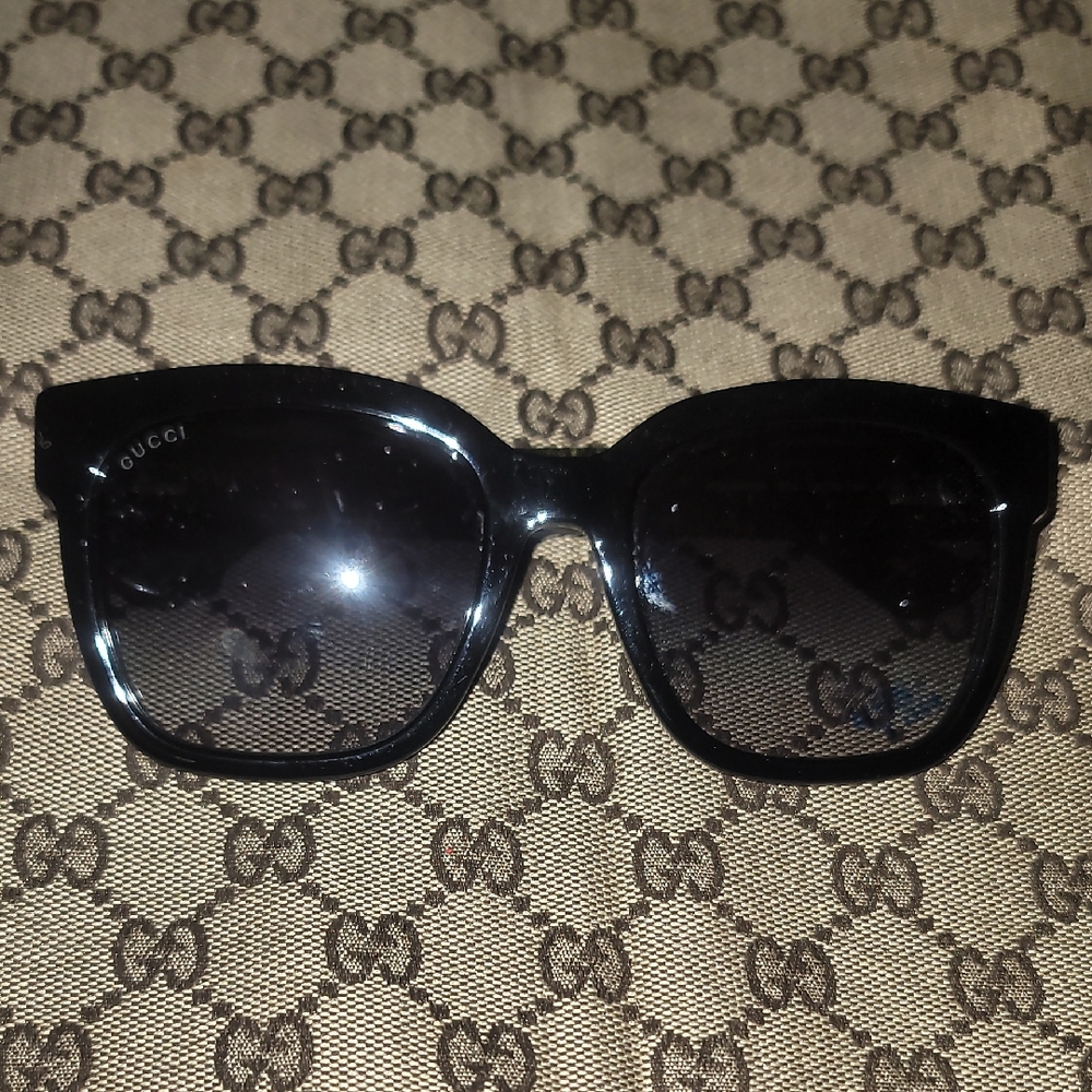 Gucci Women's Glossy Black Sunglasses